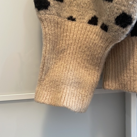 Dee Lily beige and black v- neck sweater Large - Picture 2 of 3